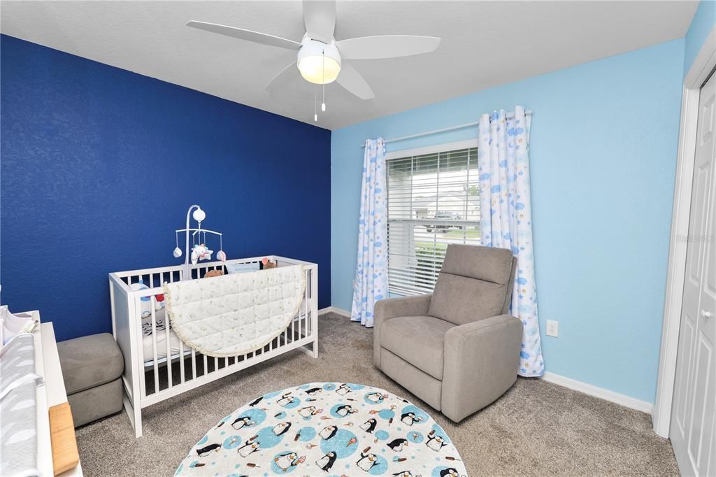 待售: $329,000 (4 贝兹, 2 浴室, 1715 平方英尺)