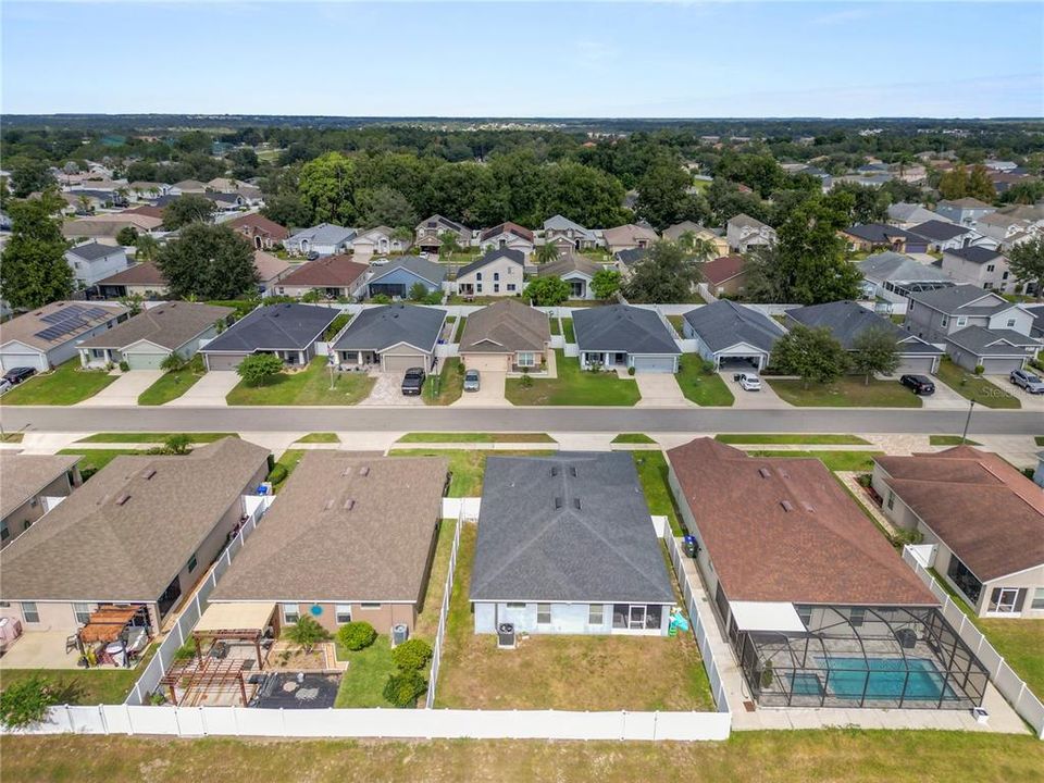 待售: $329,000 (4 贝兹, 2 浴室, 1715 平方英尺)