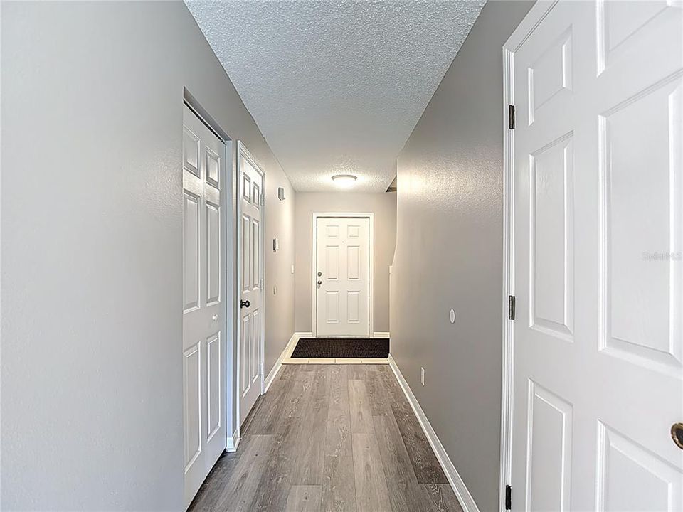 For Sale: $247,900 (2 beds, 2 baths, 1296 Square Feet)