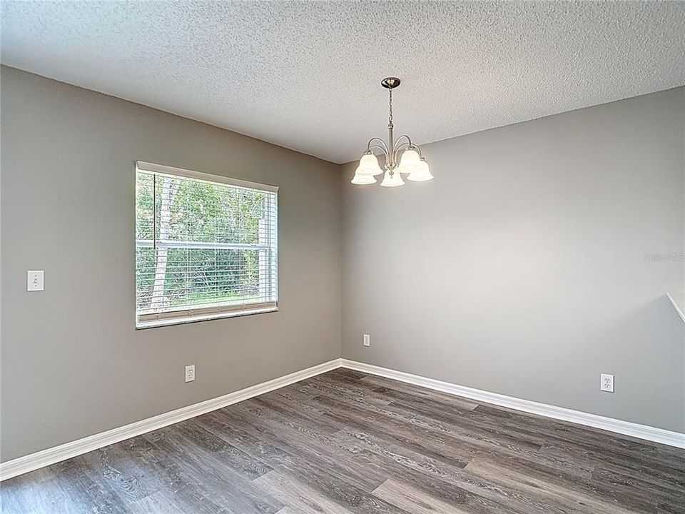 For Sale: $247,900 (2 beds, 2 baths, 1296 Square Feet)
