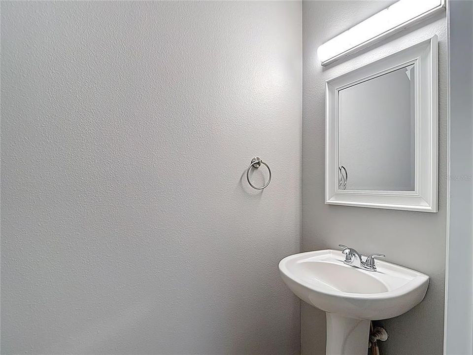 For Sale: $247,900 (2 beds, 2 baths, 1296 Square Feet)