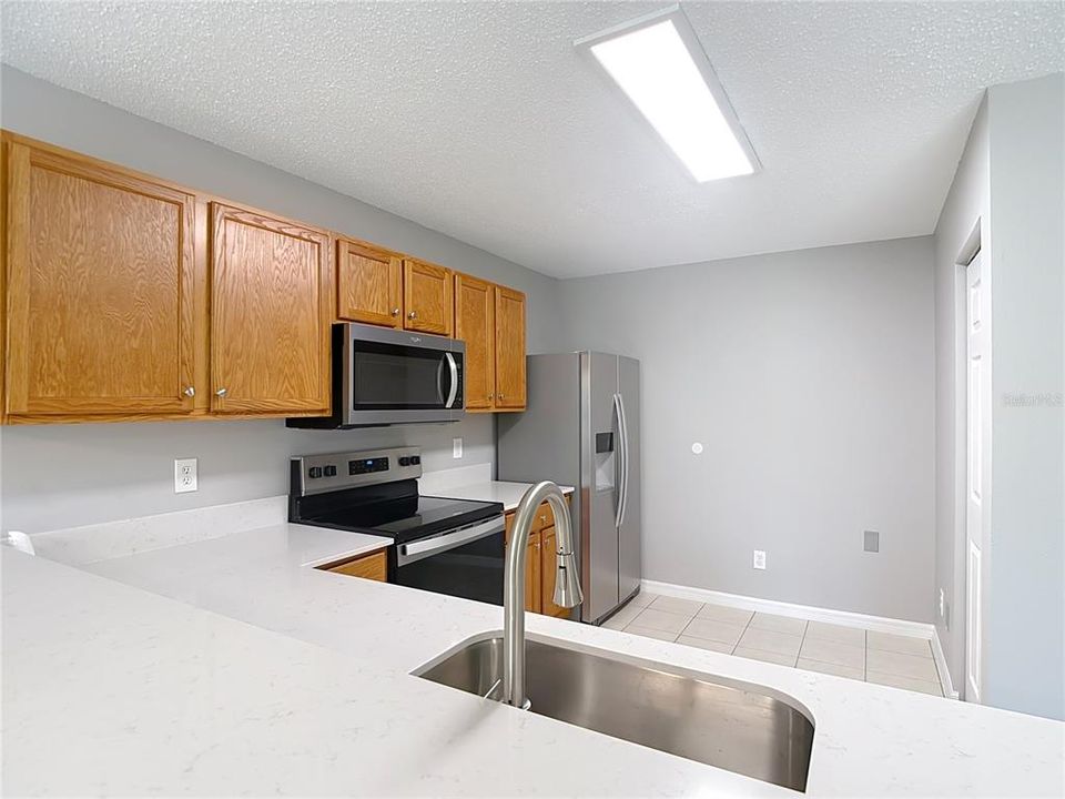 For Sale: $247,900 (2 beds, 2 baths, 1296 Square Feet)