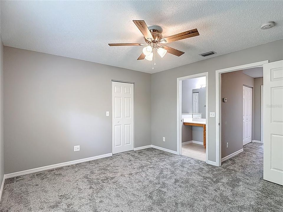 For Sale: $247,900 (2 beds, 2 baths, 1296 Square Feet)
