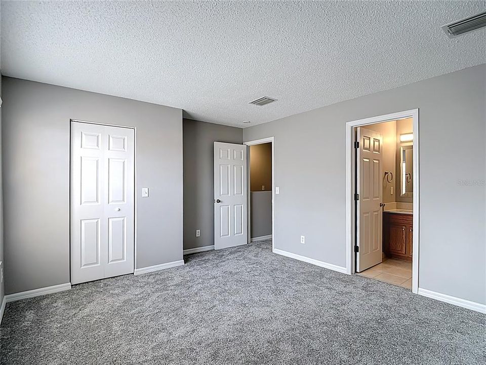 For Sale: $247,900 (2 beds, 2 baths, 1296 Square Feet)