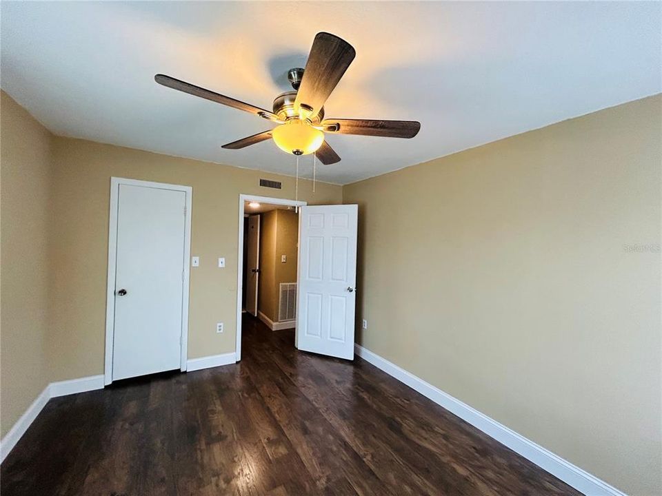 出租: $1,250 (1 贝兹, 1 浴室, 780 平方英尺)