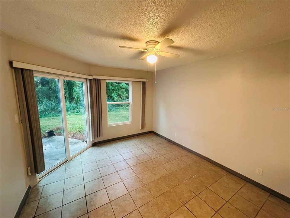 For Rent: $1,195 (1 beds, 1 baths, 642 Square Feet)