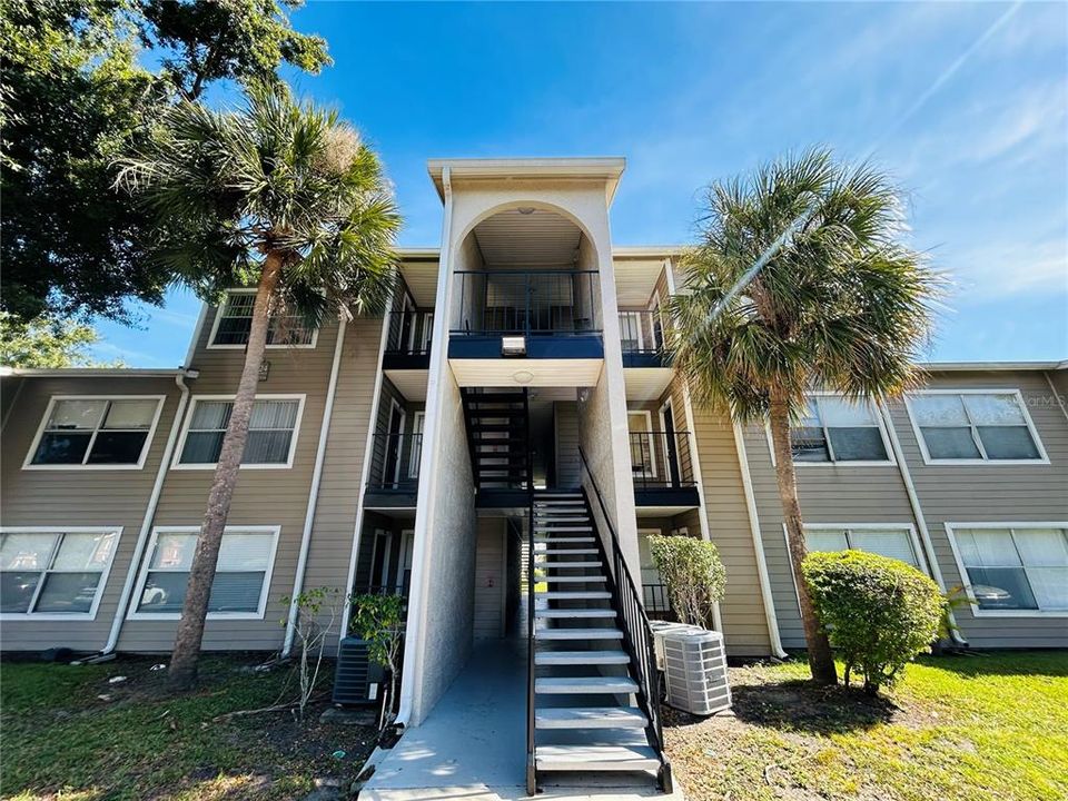 For Rent: $1,195 (1 beds, 1 baths, 560 Square Feet)