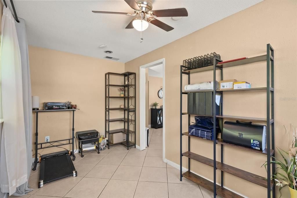 Active With Contract: $324,900 (3 beds, 2 baths, 1146 Square Feet)