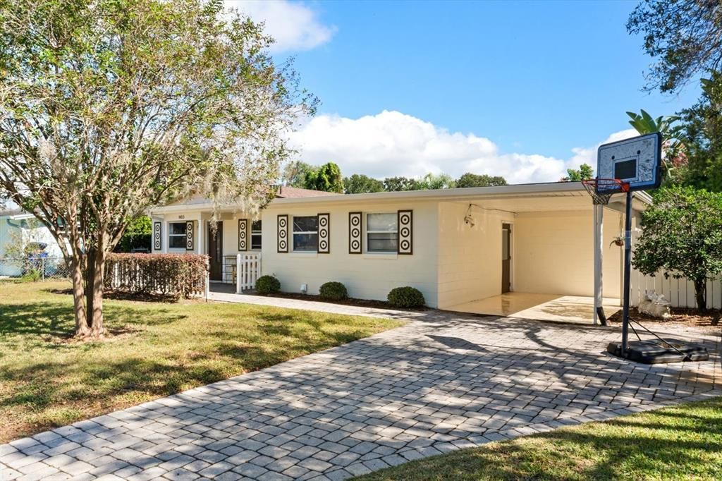 Active With Contract: $324,900 (3 beds, 2 baths, 1146 Square Feet)