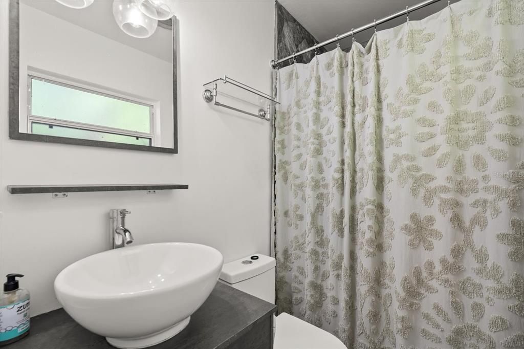 Active With Contract: $324,900 (3 beds, 2 baths, 1146 Square Feet)