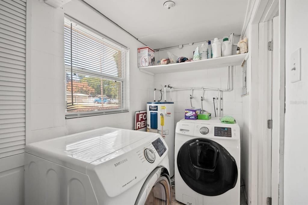 Active With Contract: $324,900 (3 beds, 2 baths, 1146 Square Feet)