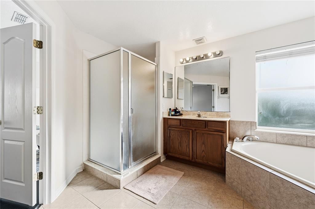 待售: $644,900 (5 贝兹, 3 浴室, 3516 平方英尺)