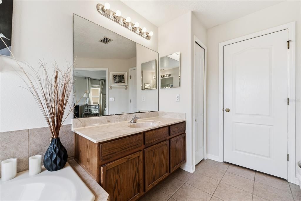 待售: $644,900 (5 贝兹, 3 浴室, 3516 平方英尺)