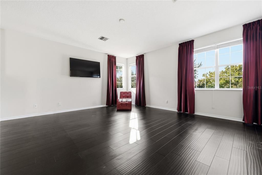 待售: $644,900 (5 贝兹, 3 浴室, 3516 平方英尺)