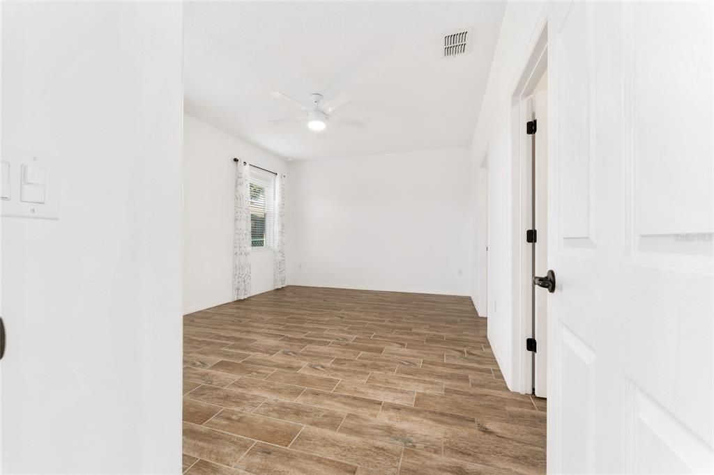 Active With Contract: $260,000 (2 beds, 2 baths, 1499 Square Feet)