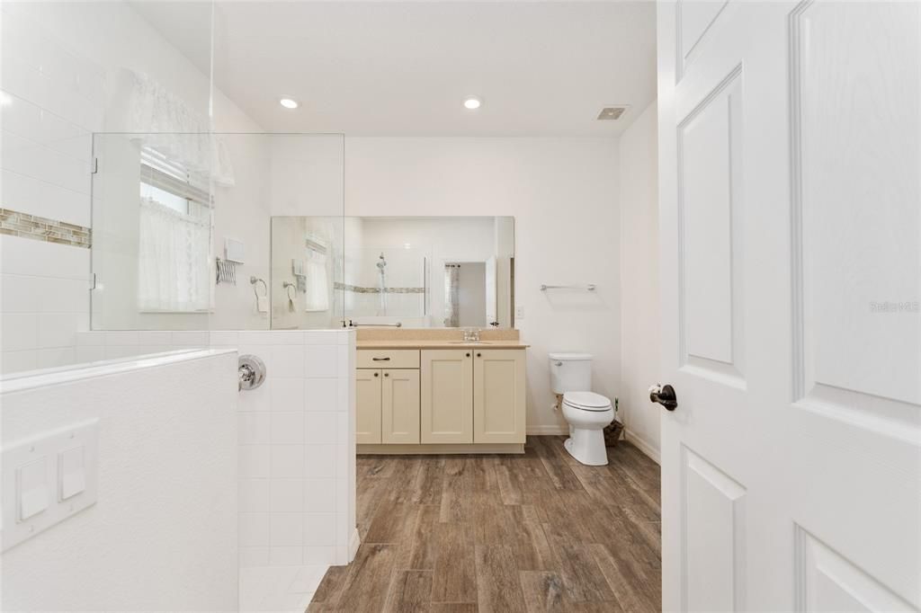 Active With Contract: $260,000 (2 beds, 2 baths, 1499 Square Feet)