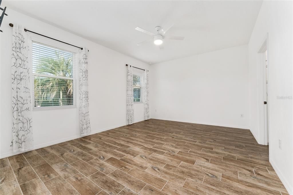 Active With Contract: $260,000 (2 beds, 2 baths, 1499 Square Feet)