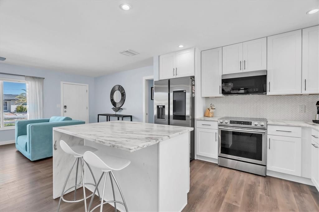 出租: $6,000 (3 贝兹, 2 浴室, 1726 平方英尺)