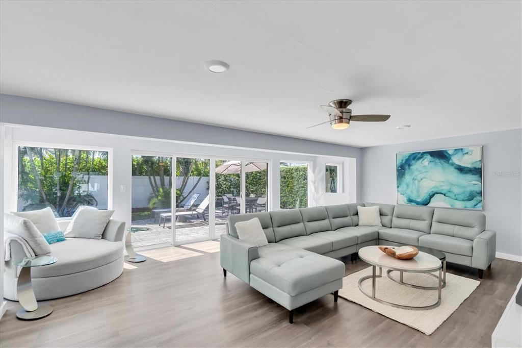 出租: $6,000 (3 贝兹, 2 浴室, 1726 平方英尺)