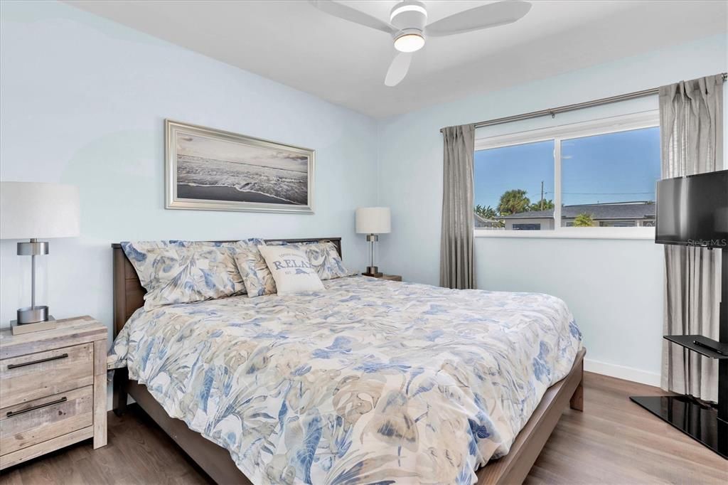 出租: $6,000 (3 贝兹, 2 浴室, 1726 平方英尺)