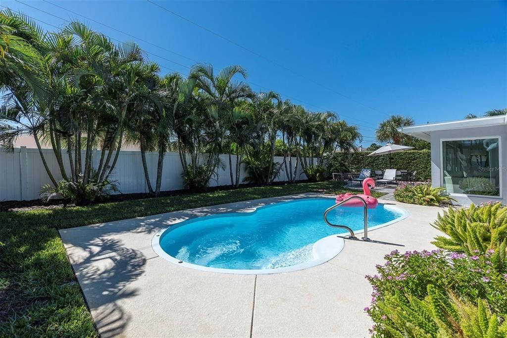 出租: $6,000 (3 贝兹, 2 浴室, 1726 平方英尺)