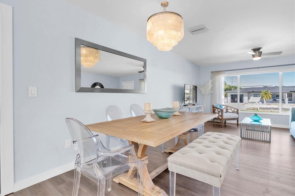 出租: $6,000 (3 贝兹, 2 浴室, 1726 平方英尺)