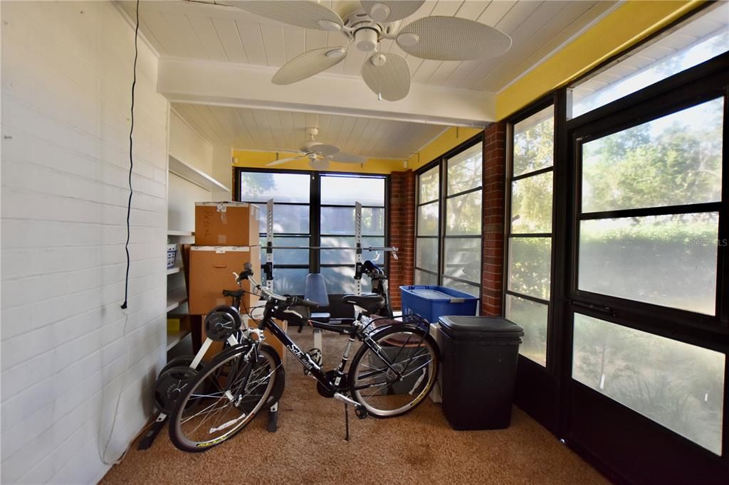 Activo con contrato: $325,000 (2 camas, 2 baños, 1104 Pies cuadrados)