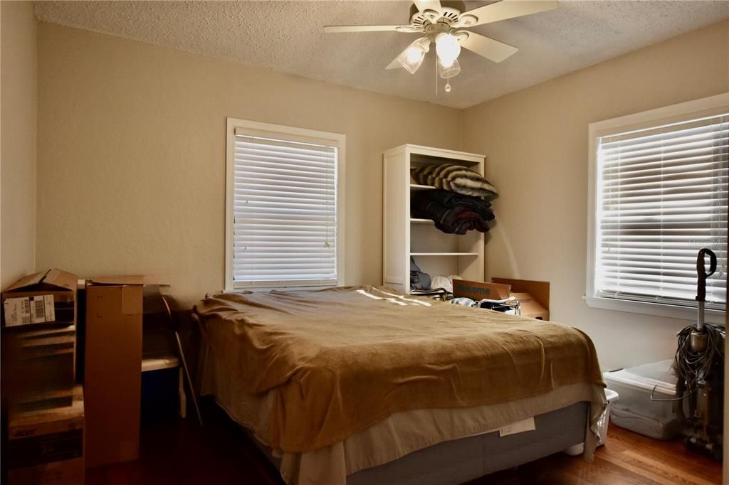 Activo con contrato: $325,000 (2 camas, 2 baños, 1104 Pies cuadrados)