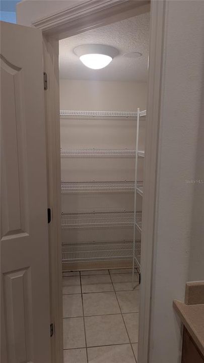 В аренду: $2,200 (3 спален, 2 ванн, 2804 Квадратных фут)