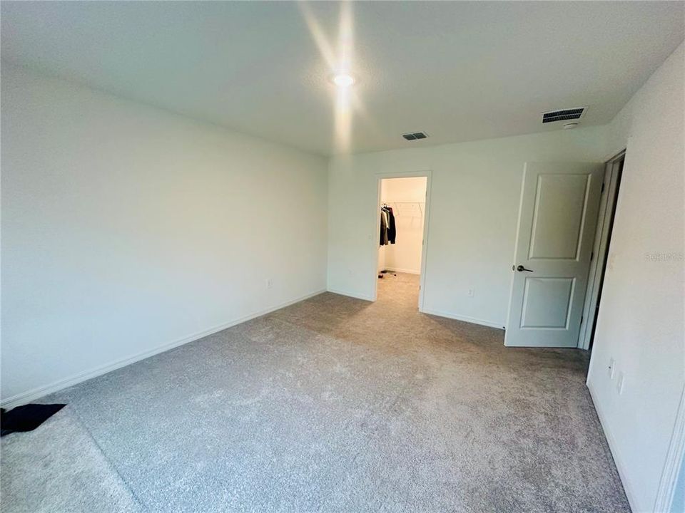 出租: $2,500 (5 贝兹, 3 浴室, 2280 平方英尺)