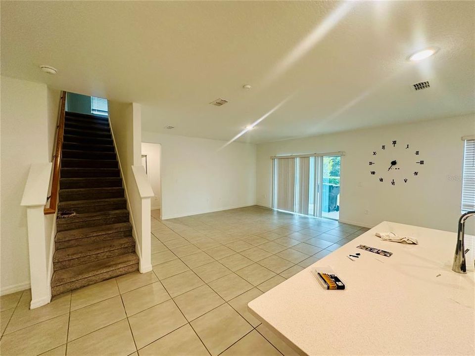 出租: $2,500 (5 贝兹, 3 浴室, 2280 平方英尺)