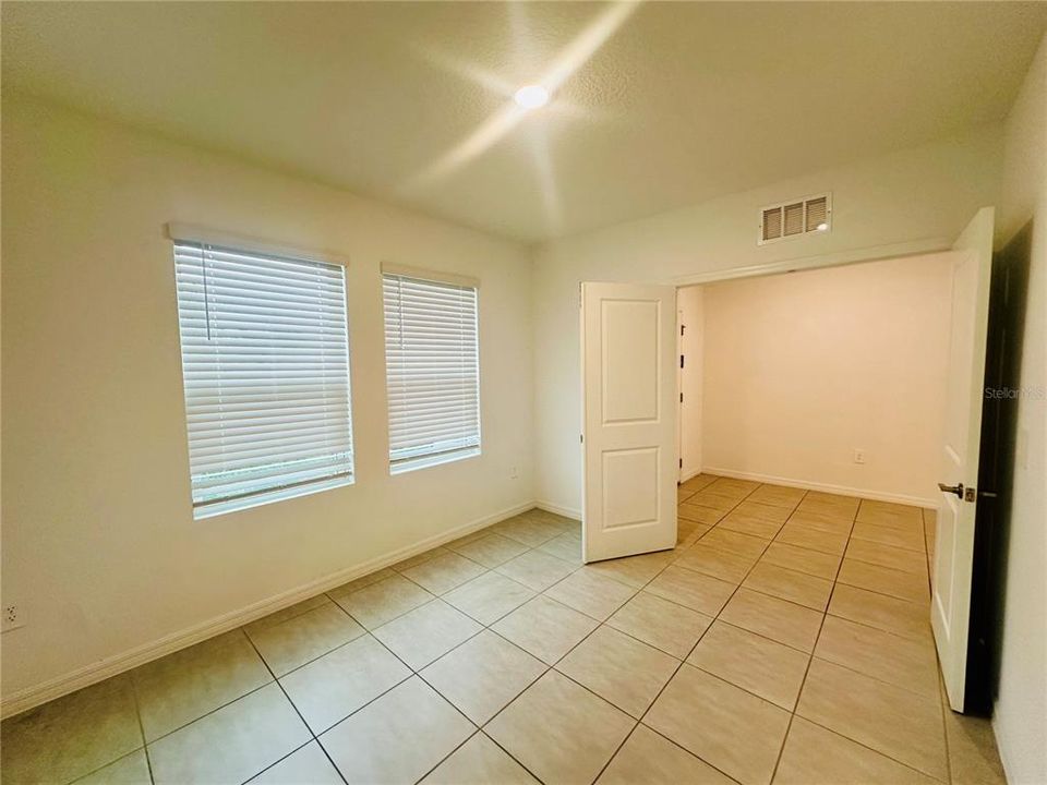 出租: $2,500 (5 贝兹, 3 浴室, 2280 平方英尺)