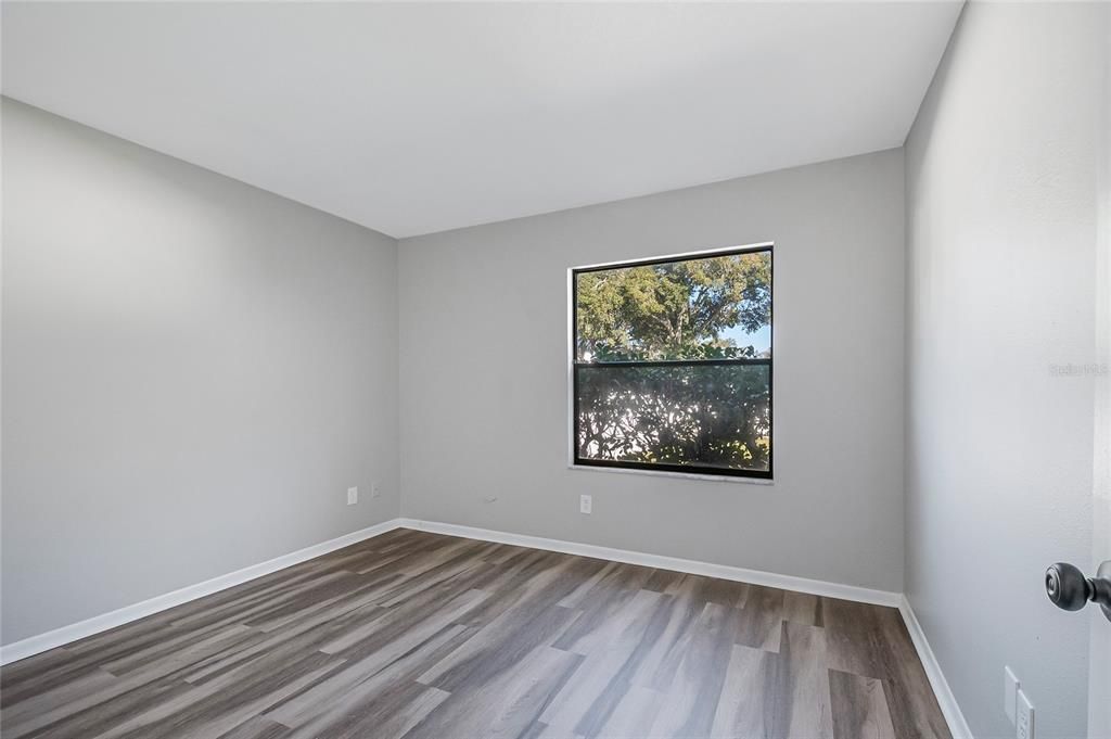 合同活跃: $310,000 (3 贝兹, 2 浴室, 1436 平方英尺)