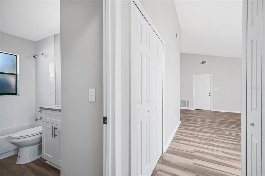 合同活跃: $310,000 (3 贝兹, 2 浴室, 1436 平方英尺)