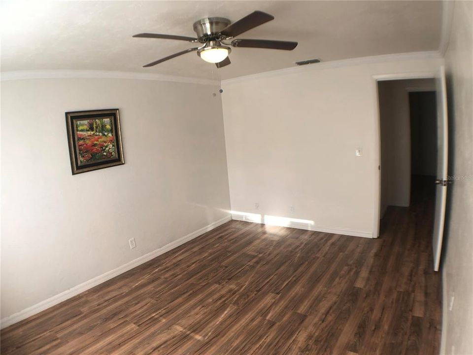 待售: $139,900 (2 贝兹, 1 浴室, 930 平方英尺)