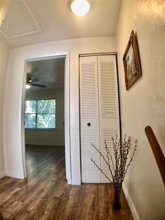 待售: $139,900 (2 贝兹, 1 浴室, 930 平方英尺)