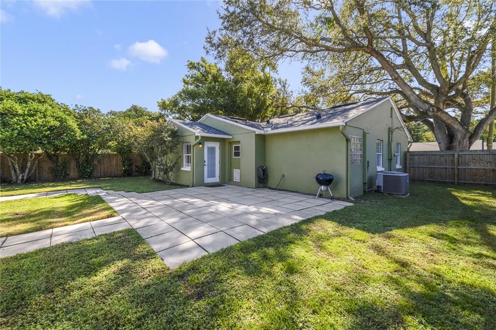 Active With Contract: $485,000 (2 beds, 2 baths, 1336 Square Feet)