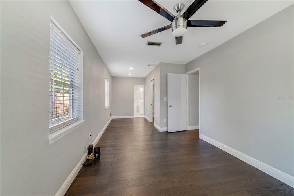 Active With Contract: $485,000 (2 beds, 2 baths, 1336 Square Feet)