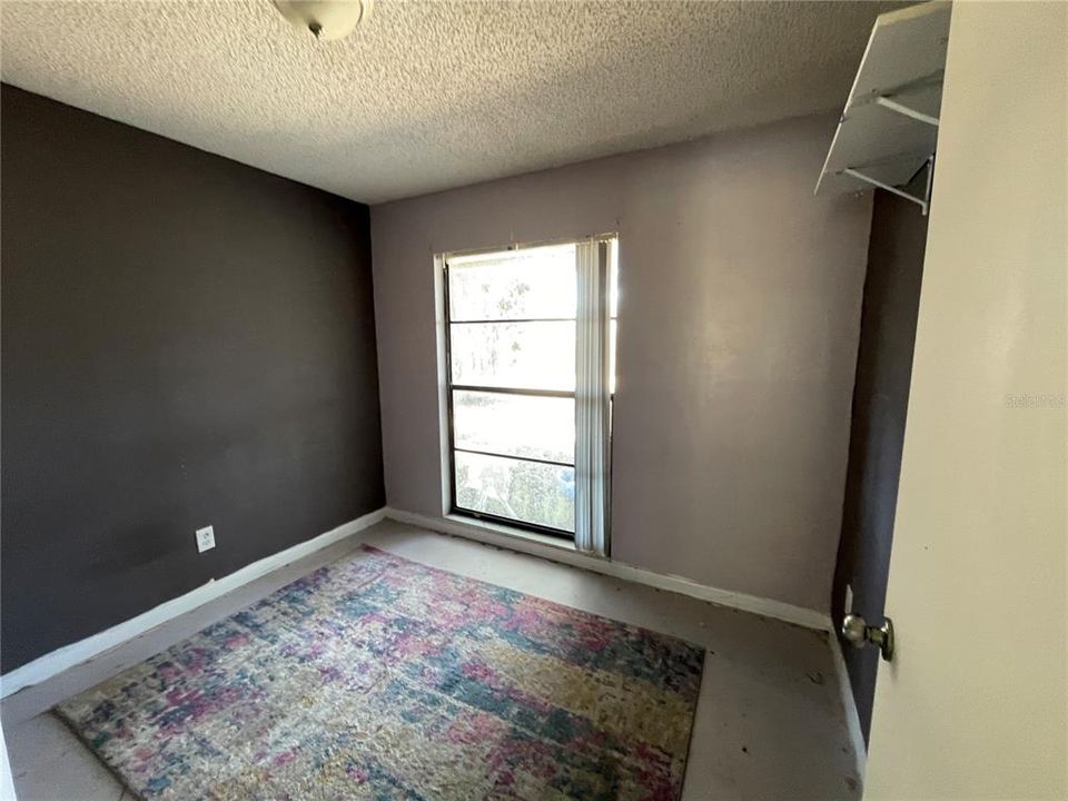 Под контрактом: $279,900 (3 спален, 2 ванн, 2052 Квадратных фут)