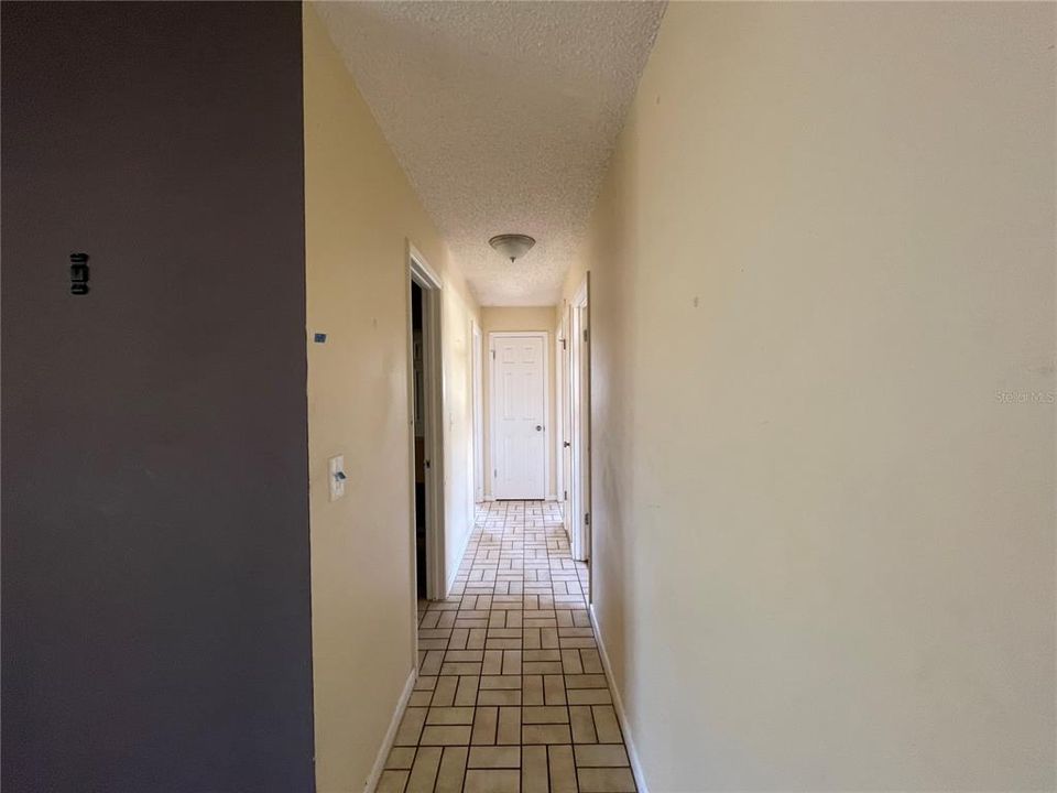 Под контрактом: $279,900 (3 спален, 2 ванн, 2052 Квадратных фут)