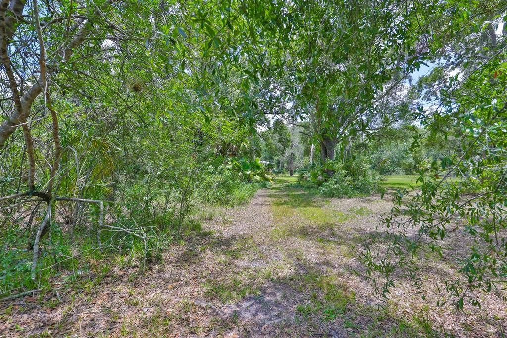 合同活跃: $799,000 (9.40 acres)