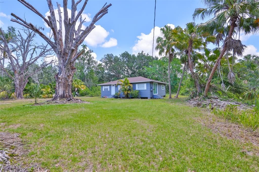 合同活跃: $799,000 (9.40 acres)