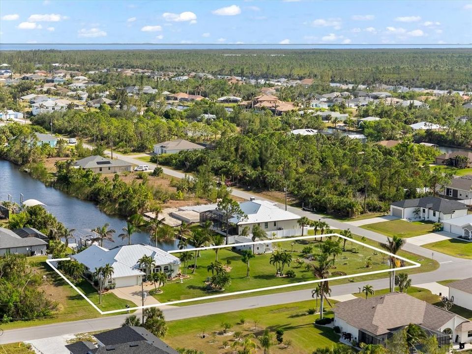 For Sale: $899,000 (3 beds, 2 baths, 2481 Square Feet)