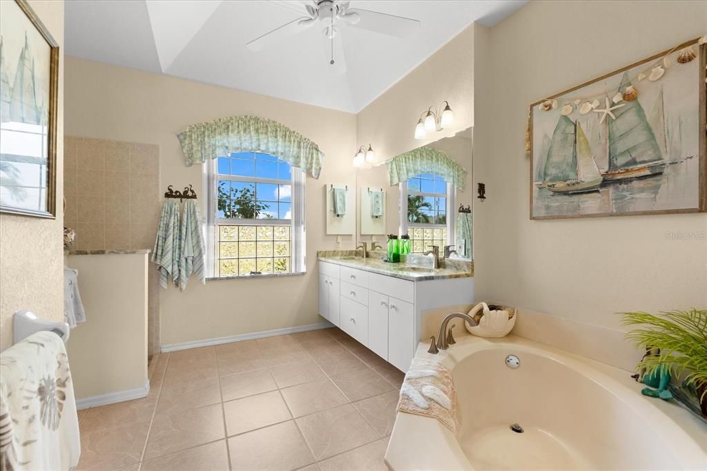 For Sale: $899,000 (3 beds, 2 baths, 2481 Square Feet)