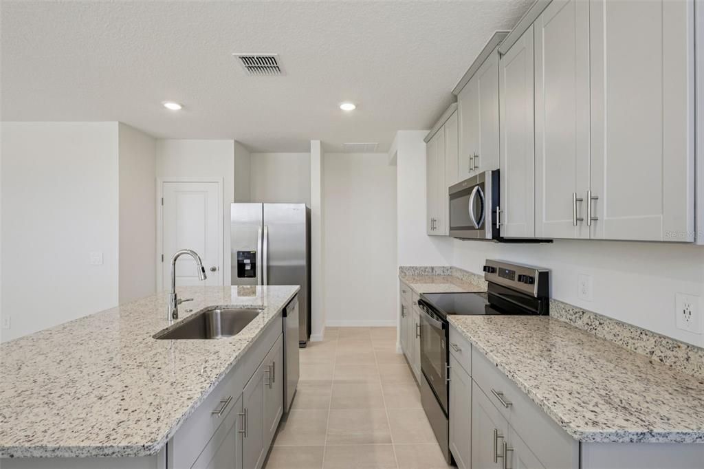 For Sale: $299,313 (4 beds, 2 baths, 1607 Square Feet)