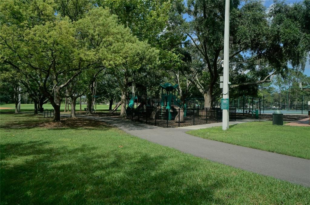 合同活跃: $1,250 (1 贝兹, 1 浴室, 894 平方英尺)