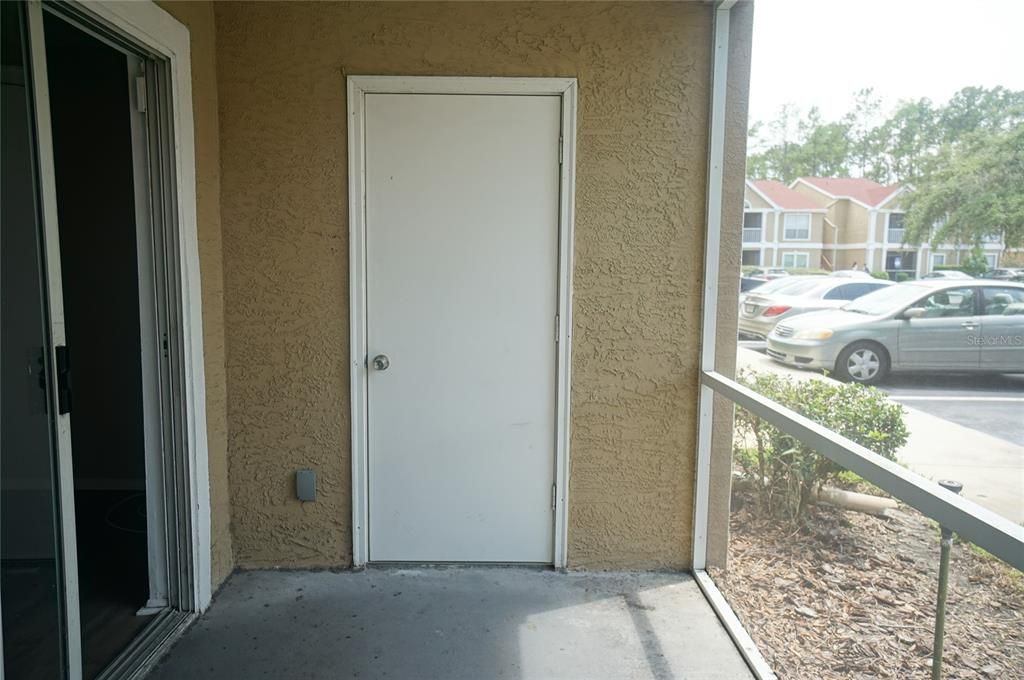 合同活跃: $1,250 (1 贝兹, 1 浴室, 894 平方英尺)