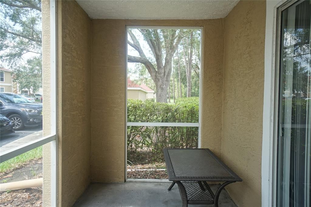 合同活跃: $1,250 (1 贝兹, 1 浴室, 894 平方英尺)