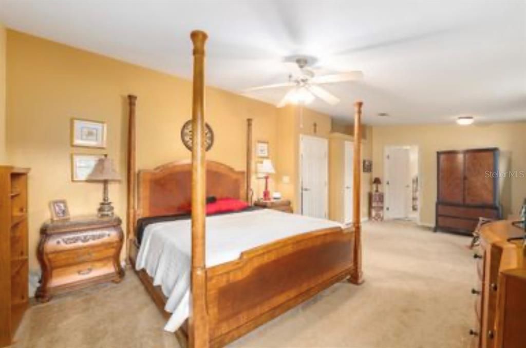 For Sale: $219,900 (3 beds, 2 baths, 2048 Square Feet)