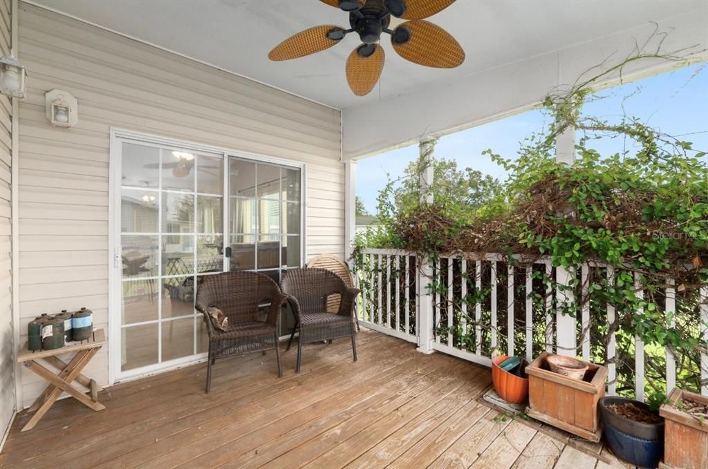 For Sale: $219,900 (3 beds, 2 baths, 2048 Square Feet)